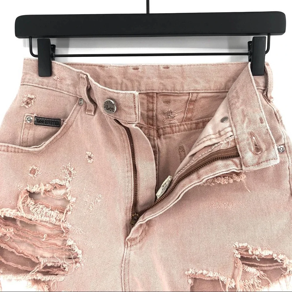 VTG LEE Distressed Denim Short Dusty Pink - RUNS small - Picture 4 of 10